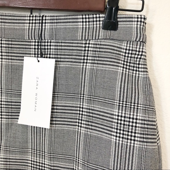 Zara Mini Skirt with Frill - Picture 6 of 6